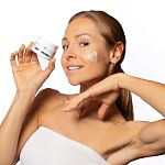 Фото Увлажняющий гиалурон аква-флюид с алоэ и гиалуроновой кислотой для сухой кожи, 50 мл 7