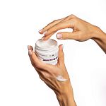 Фото Увлажняющий крем с ниацинамидом и цинком для жирной кожи, 50 мл 6