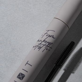 Фото Ультрачерная тушь для ресниц с эффектом объема, 9,8 мл 4