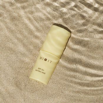 Фото Солнцезащитный стик для лица, 15 г 4