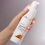 Фото Очищающая пенка с витамином С и церамидами для всех типов кожи, 200 мл 2